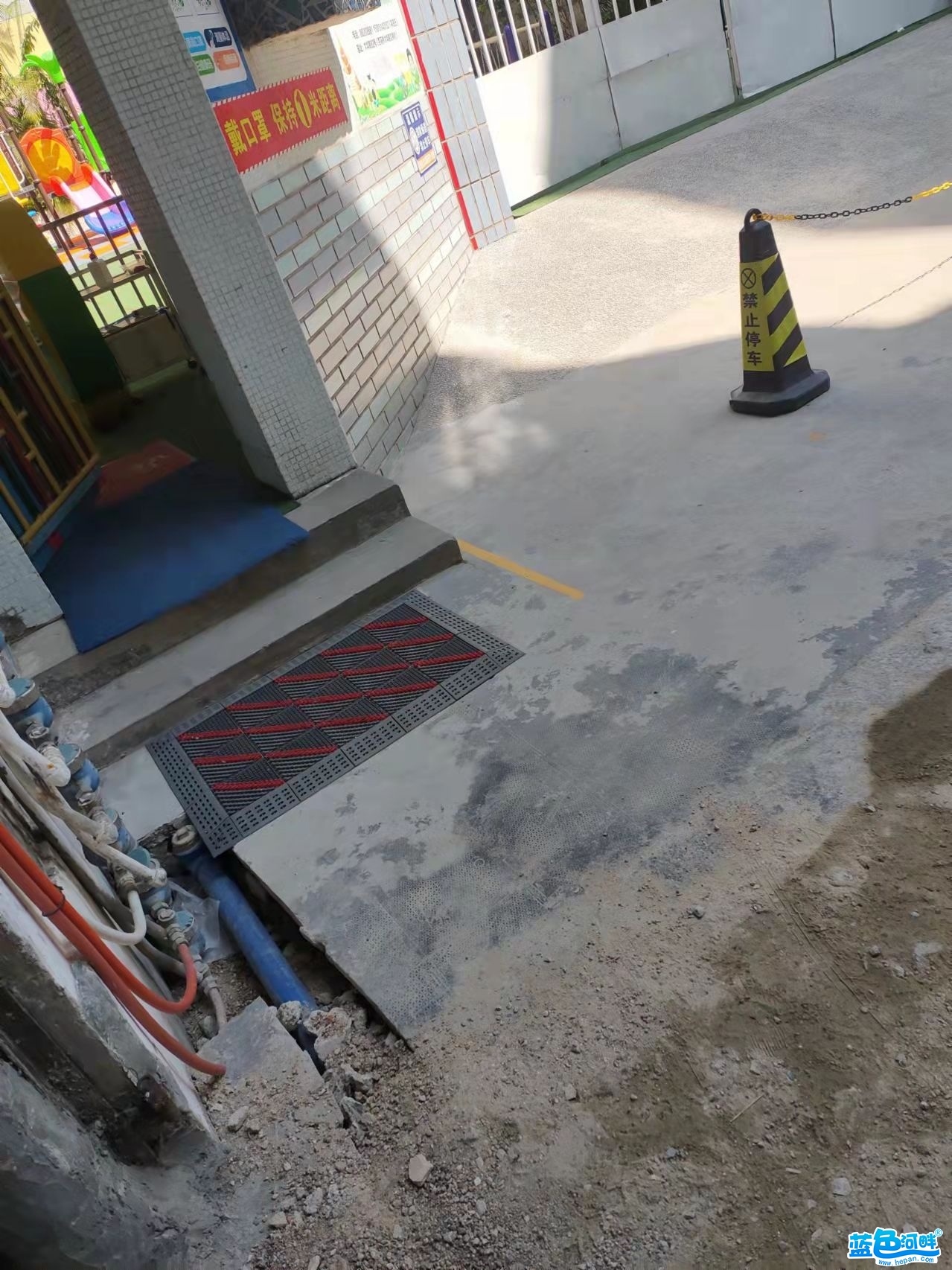 120525zjab54b450b62ccj.jpg