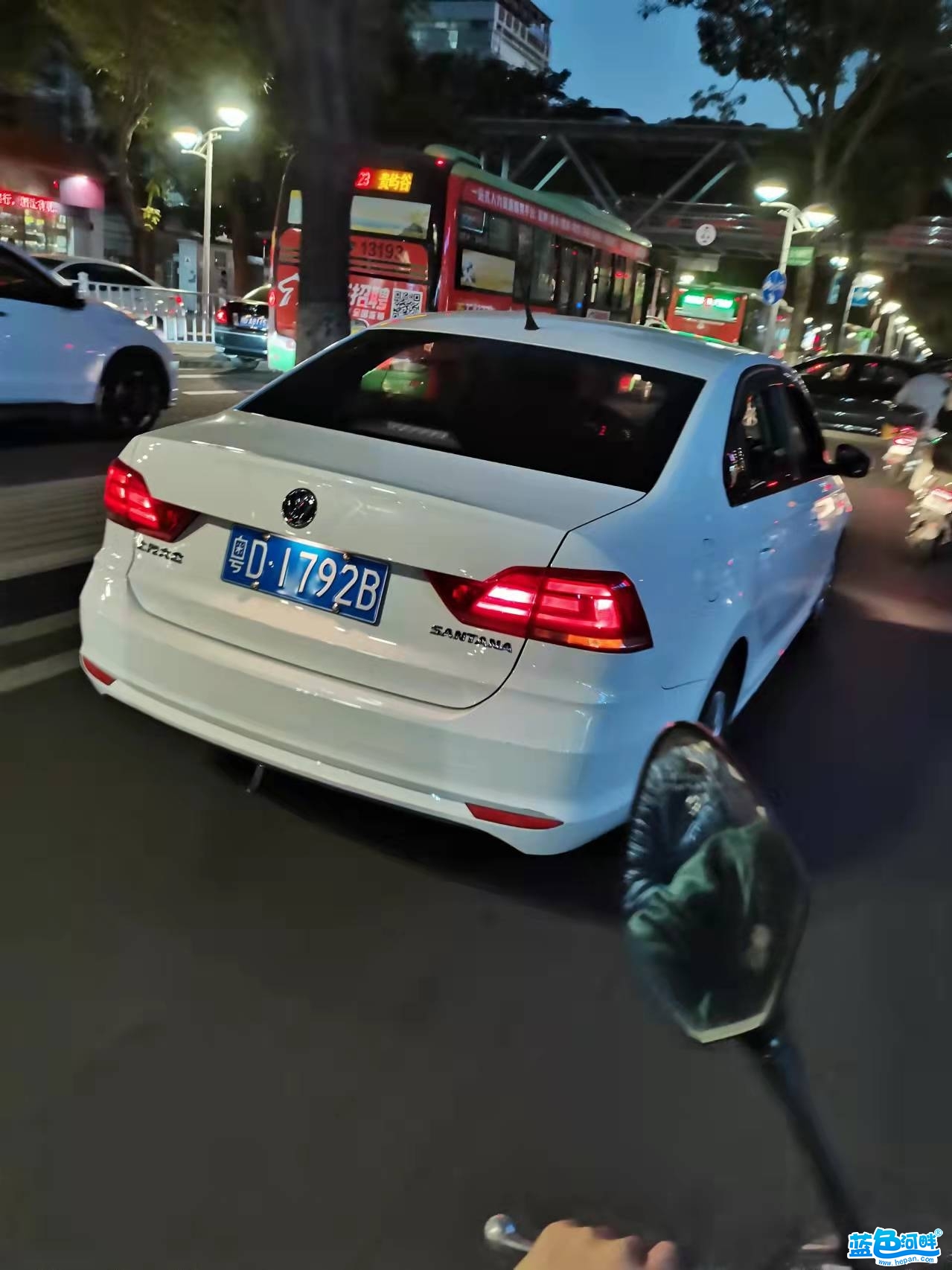 164840jg2rw05gd8qvrg44.jpg