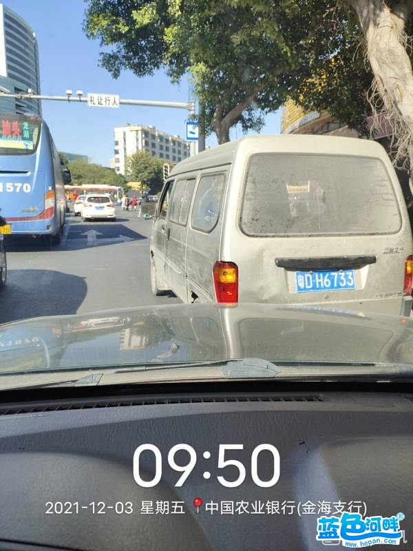 143708bx56rmozzxokozmc.jpg