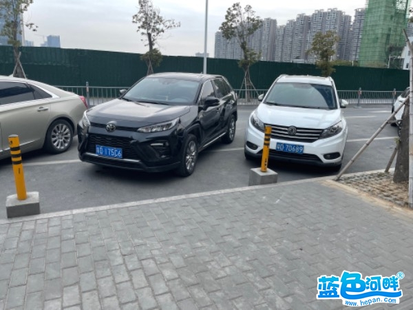 162631zhqiuzql9tq9556u.jpg