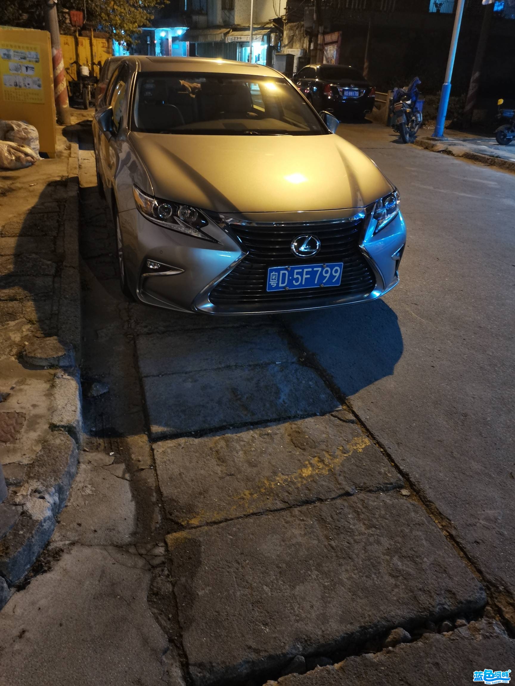 141812psiyaeaqt2888l99.jpg