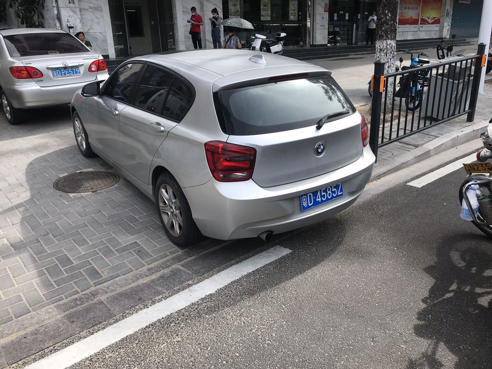 154312sj8824z4hi9ia8sd.jpg