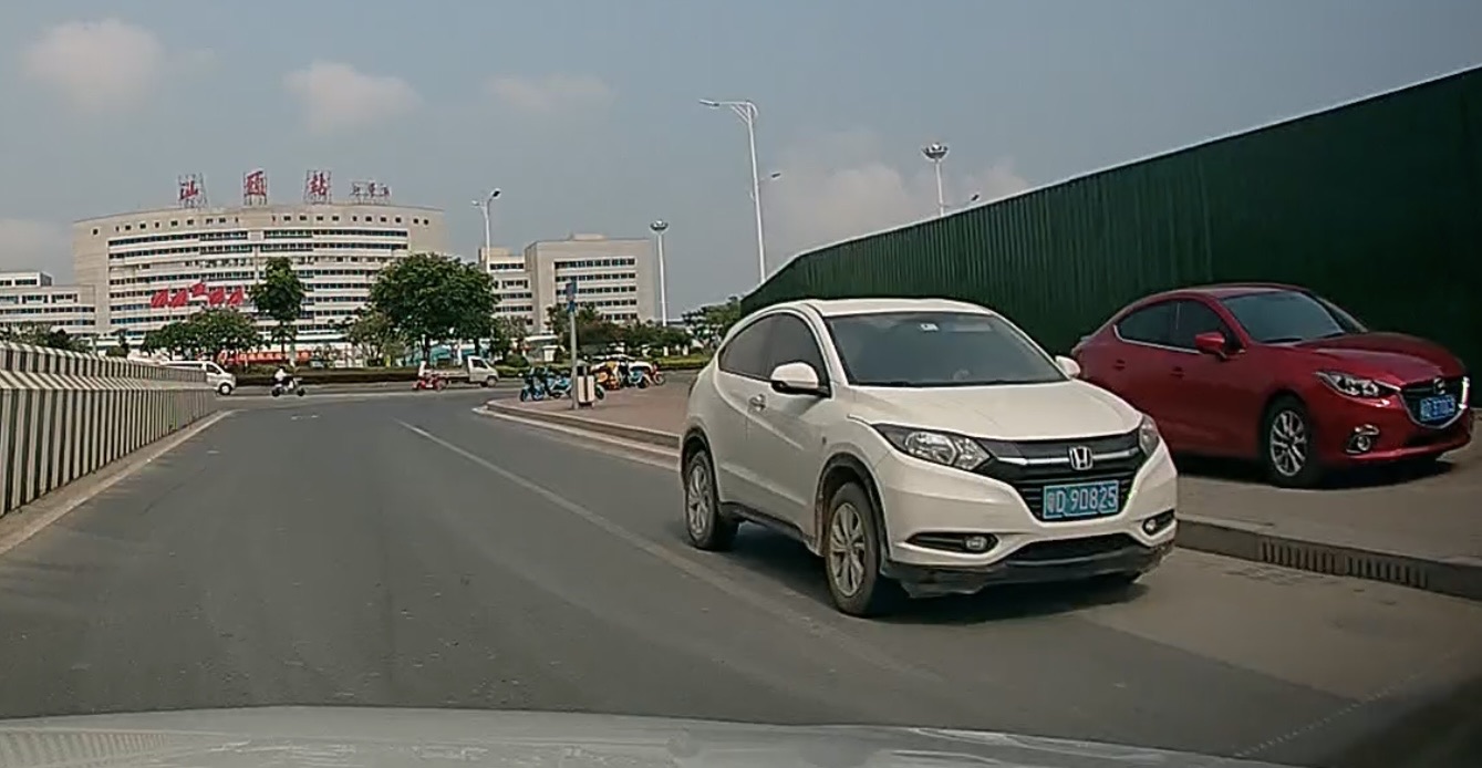 150822tp4ykflfzale4paf.jpg