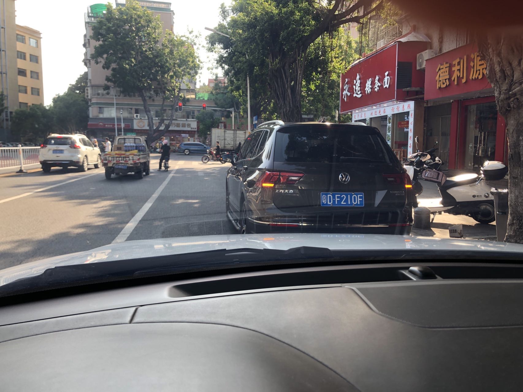115142vjve76l5vv5r0eqc.jpg