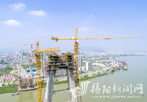揭阳大桥桥梁建设进度已完成过半 主塔进入钢筋架设阶段