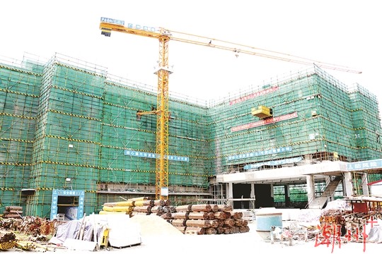 市绵小易址新建项目工程主体全面封顶