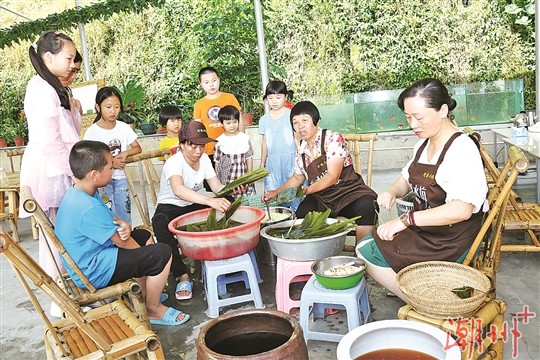 挖掘传统节日内涵 展示脱贫攻坚成果
