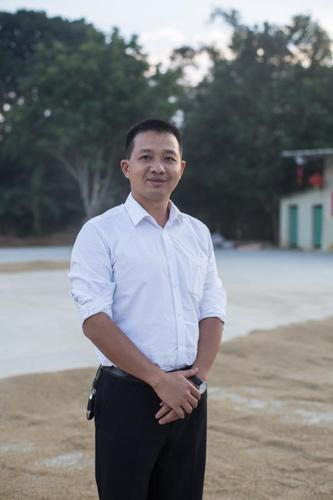 刘维才带领村民走上致富路