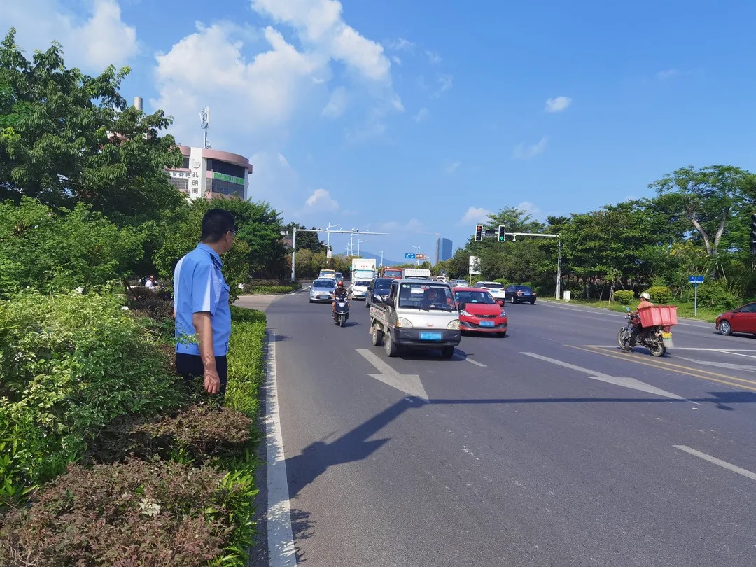 南堤路枫春路口红绿灯有调整