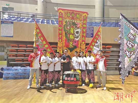 湘桥区意溪中学龙狮队勇夺 “粤桂狮王争霸赛”金狮奖