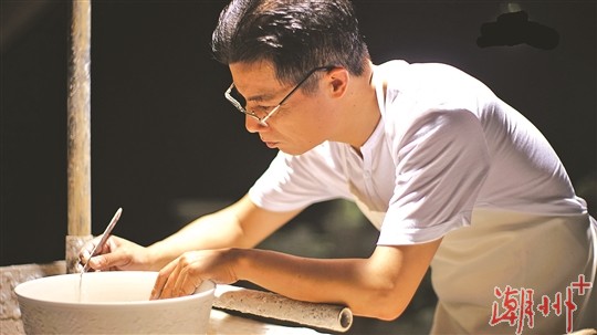 巧手雕琢精美潮州瓷