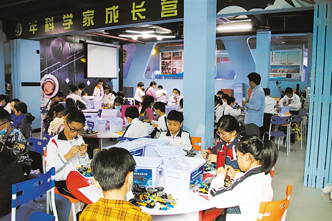 高校助力市青少年科技特色人才培养