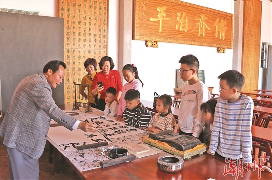 【网络中国节 · 春节】“春节期间，乡村文体活动丰富多彩 ...