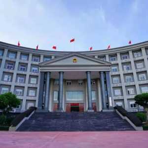 南澳法院召开党组(扩大)会议传达学习全市法院院长座谈会精神