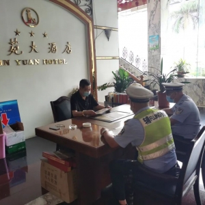 “清风”宣教行动 | 潮南交警深入开展“零酒驾”宣传活动
