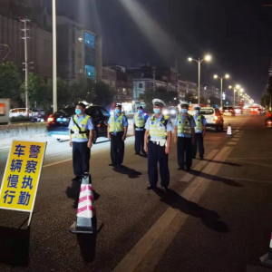 节日期间,潮南交警全警上路守护交通安全!