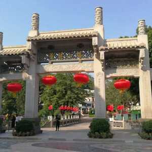 景区装扮迎国庆 “萌鹿”等你来起名