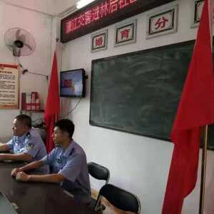 “清风”宣教行动 | 濠江交警深入辖区开展交通安全宣传