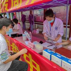 今天,濠江区食品安全宣传周在东门市场启动!