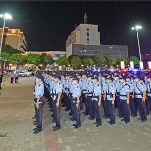 435名、52台……龙湖警方昨夜开展统一清查行动
