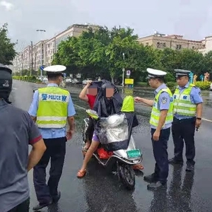纵深推进八大专项行动 | 汕头交警重拳整治“摩电”不戴安全头盔......
