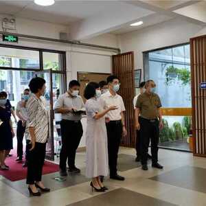 以龙湖情怀打造区域教育新高地 龙湖区委主要领导带队调研辖区多所校园