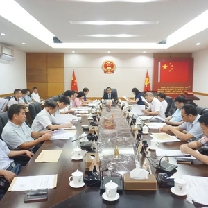 龙湖区六届人大常委会举行第三十六次会议
