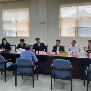 龙湖区人大代表、政协委员参与和见证龙湖法院“院长接待日”活动