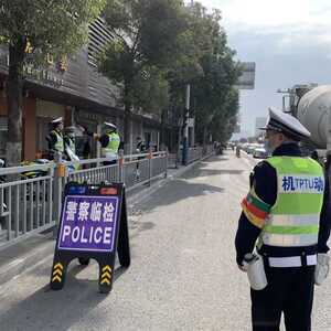 【大学路整治】汕头交警持续开展“摩电”交通秩序整治行动......