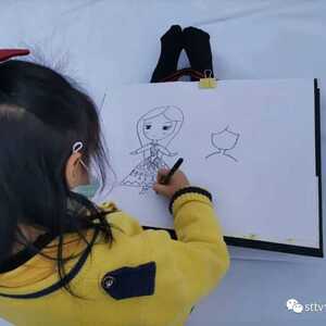 群童作画  感恩母爱