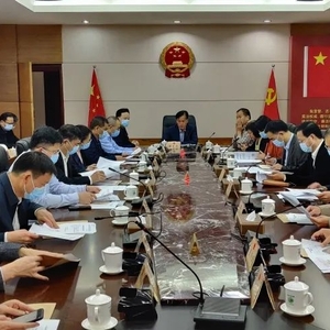 龙湖区七届人大常委会召开第三次会议