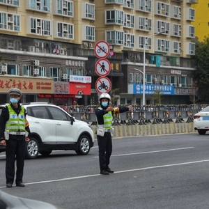 汕头交警严查“摩电”上黄河路高架桥行驶交通违法行为......