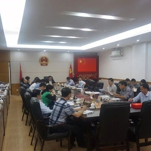 龙湖区六届人大常委会举行第八次会议