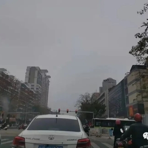 天气“朦朦哒”  出行请留心