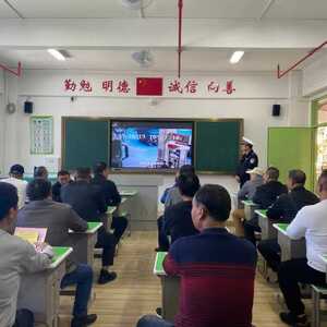 把好校车安全关!潮南交警开展校车司机安全宣传教育