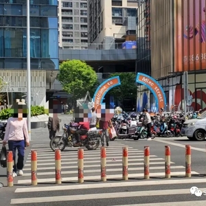 交警在线 | 守法规知礼让   安全文明出行