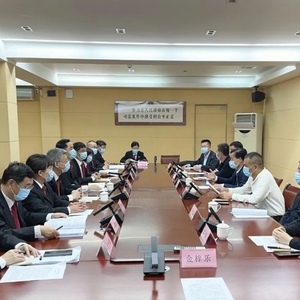 龙湖区人大常委会到龙湖法院开展调研