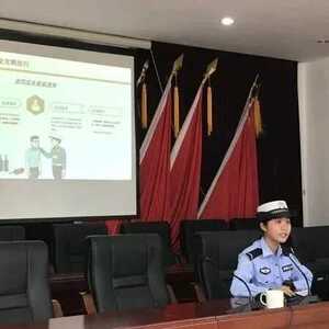“清风”宣教行动 | 濠江交警走进机关单位开展交通安全宣传