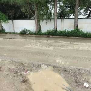 道路破损不堪   群众盼望改造