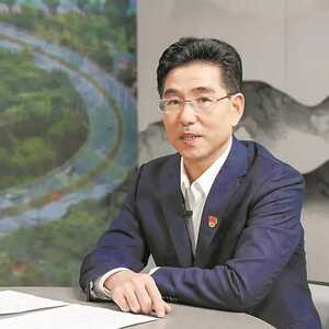 羊城晚报专访省党代表、龙湖区委书记蔡向鸿:打造粤东高端健康消费中心