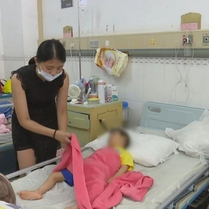 4岁男童患重病  年轻妈妈盼救助