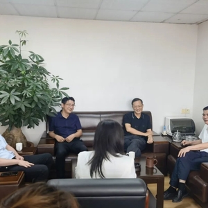 市政务服务数据管理局到龙湖区调研政务服务和数据管理工作