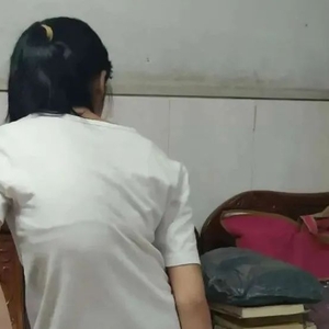 花季少女突发病  急筹资金动手术