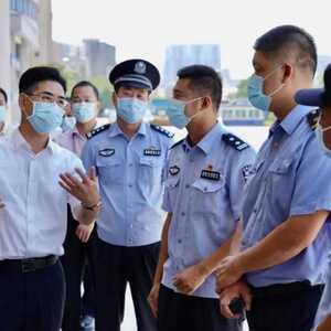 龙湖区委主要领导开展维稳安保和安全生产、食品安全、疫情防控工作检查