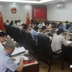 龙湖区六届人大常委会举行第二十七次会议