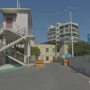 桥上路障刮花爱车  限行措施如何优化