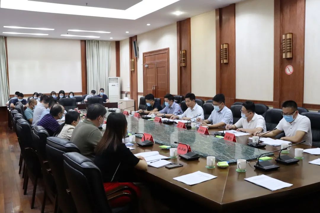 龙湖区党政办召开会议 学习宣传贯彻党的二十大精神