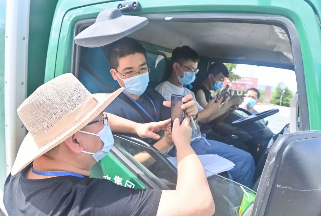 有了电子通行证,汕头疫情防控和物资保障两不误