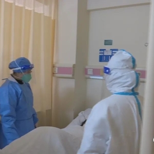 医务人员:用坚守筑牢医疗救治和生命保障的底线