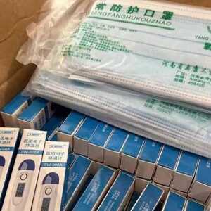 男子进店后晕倒  店主热心施救助